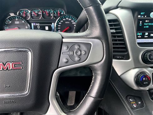 Used 2017 GMC Yukon SLT image 16