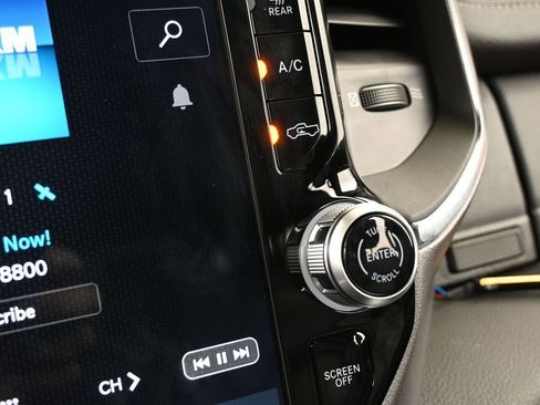 Used 2025 RAM 1500 Laramie image 26