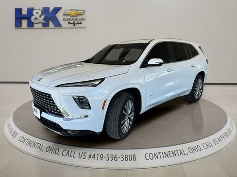 Used 2026 Buick Enclave Avenir w/ Super Cruise Package AWD/4WD image 3