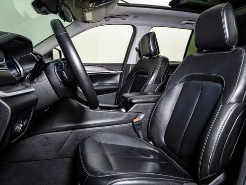 Used 2022 Jeep Grand Cherokee Limited image 18