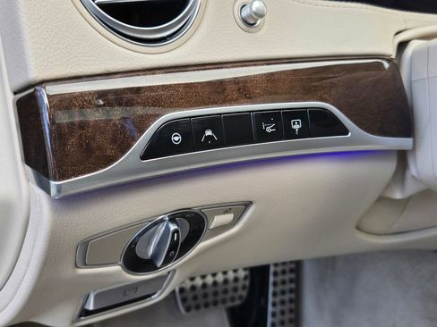 Used 2019 Mercedes-Benz S 560 Sedan image 33