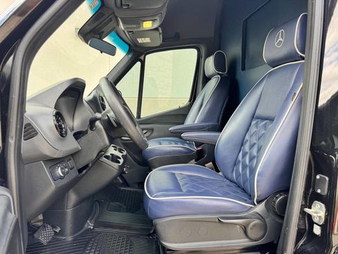 Used 2019 Mercedes-Benz Sprinter 170 image 12