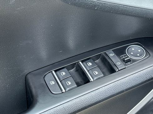 Used 2025 Kia Soul LX w/ LX Technology Package image 12