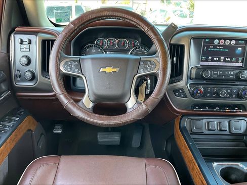 Used 2016 Chevrolet Silverado 1500 High Country w/ High Country Premium Package image 5