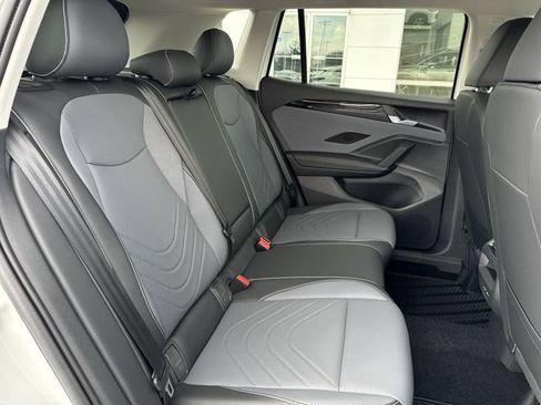 New 2026 Volkswagen Tiguan SE AWD/4WD image 25