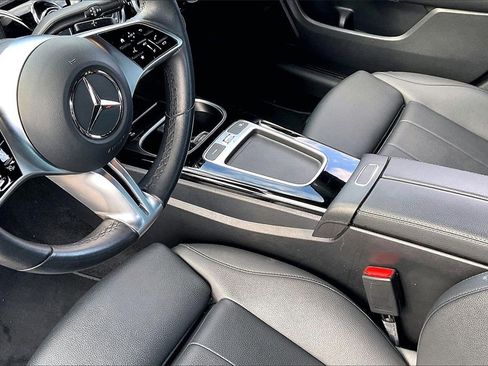 Used 2025 Mercedes-Benz CLA 250 image 13
