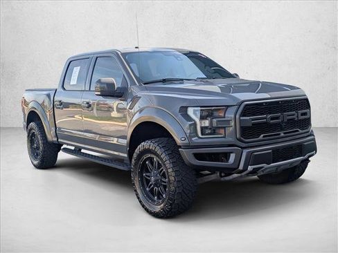 Used 2018 Ford F150 Raptor w/ Equipment Group 802A Luxury image 3