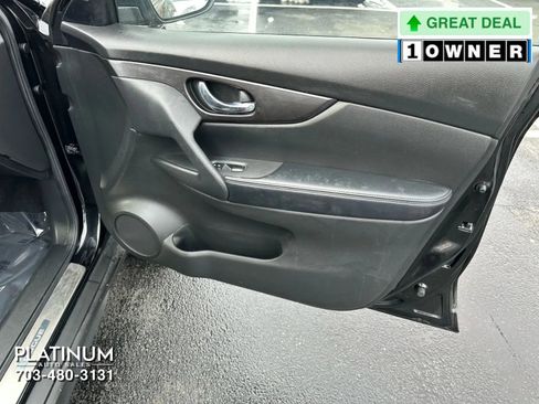 Used 2020 Nissan Rogue SV image 18