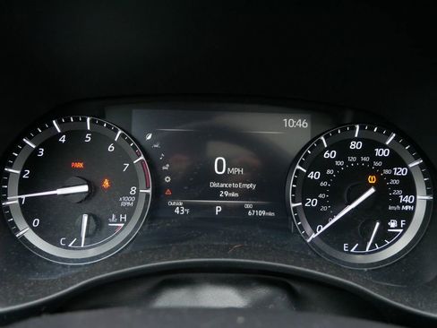 Used 2021 Toyota Highlander XLE image 54