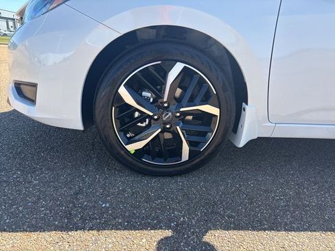 New 2025 Nissan Versa SR w/ Trunk Package image 8