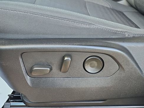 Certified 2022 Chevrolet Silverado 1500 LT image 40