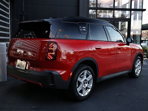 Used 2025 MINI Cooper Countryman S w/ Comfort Package Max image 7