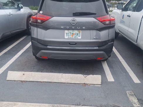 Certified 2023 Nissan Rogue SV image 4