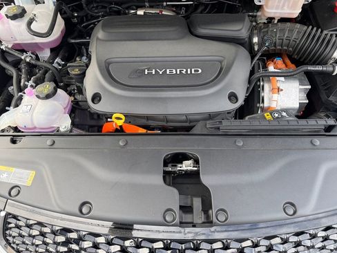 Certified 2023 Chrysler Pacifica Touring-L w/ Uconnect Theater Family Group image 23