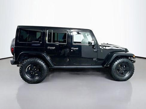 Used 2015 Jeep Wrangler Unlimited Sahara image 5