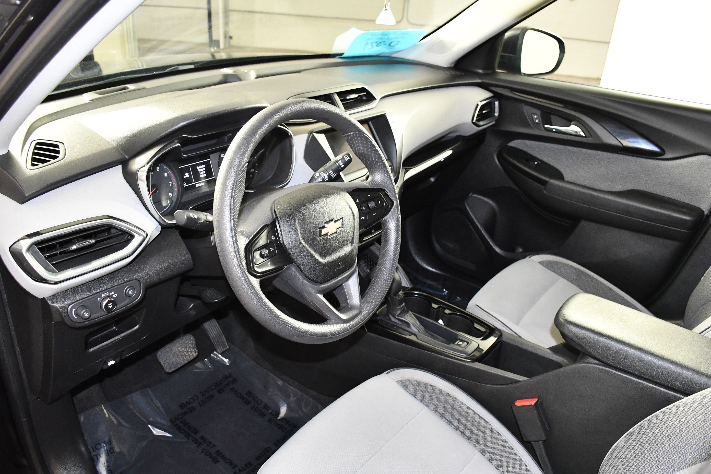 Used 2021 Chevrolet TrailBlazer LT AWD/4WD image 2