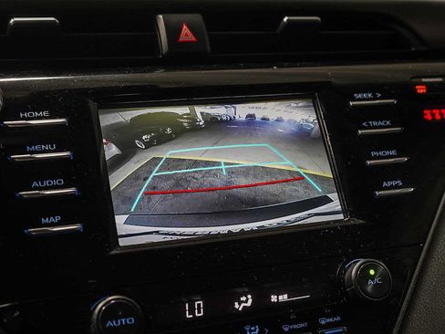 Used 2019 Toyota Camry SE image 28