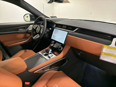 New 2026 Jaguar F-PACE R-Dynamic S image 24