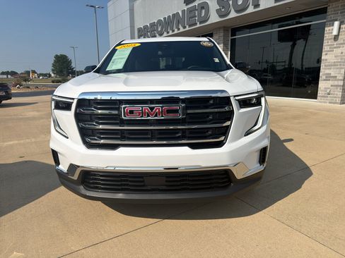Used 2025 GMC Acadia Elevation FWD image 11