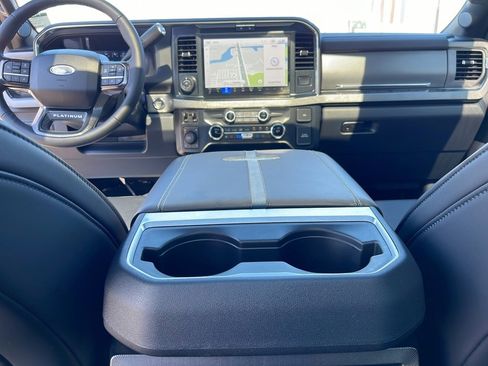 Certified 2025 Ford F250 Platinum image 33
