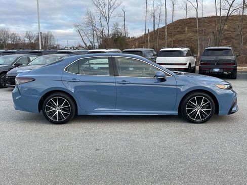 Used 2023 Toyota Camry SE image 29