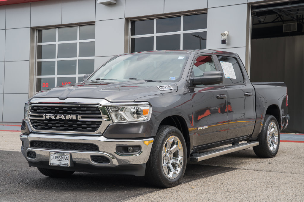 Used 2022 RAM 1500 Big Horn AWD/4WD image 3
