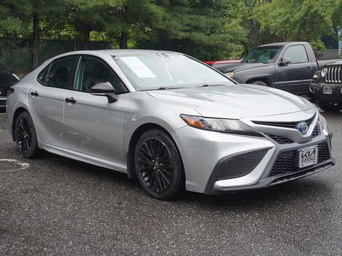 Used 2022 Toyota Camry SE w/ Convenience Package FWD image 49