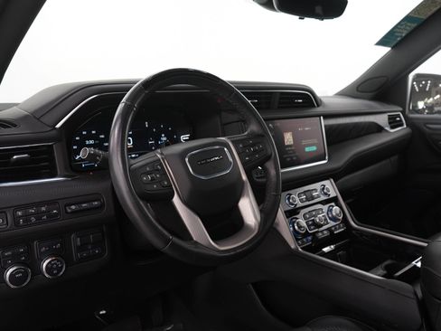Used 2024 GMC Yukon Denali w/ Advanced Technology Package AWD/4WD image 27