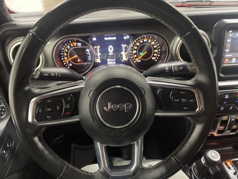 Used 2019 Jeep Wrangler Unlimited Sahara image 30