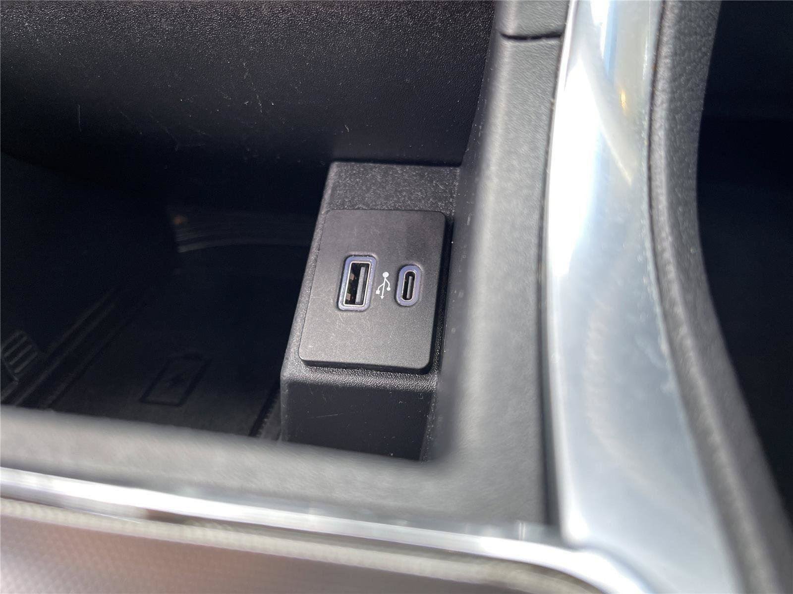 Used 2024 Ford Edge Titanium AWD/4WD image 29