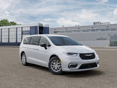 New 2025 Chrysler Pacifica Select image 5