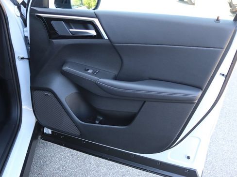 New 2026 Mitsubishi Outlander AWD image 10