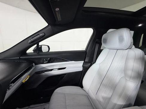 Certified 2024 Cadillac Lyriq Luxury RWD image 19