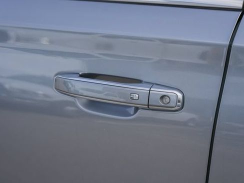Used 2020 GMC Yukon Denali RWD image 11