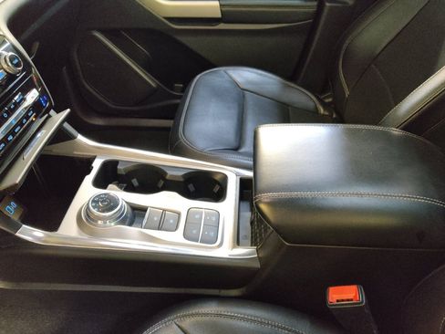 Used 2022 Ford Explorer Limited image 26