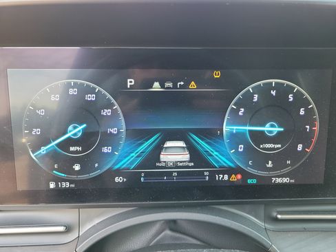 Used 2023 Kia Carnival SX image 17