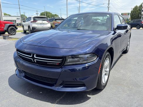 Used 2016 Dodge Charger SE w/ Popular Equipment Group RWD image 8
