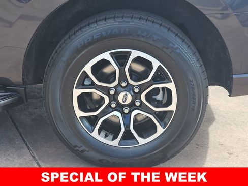 Used 2024 Ford Expedition XLT image 39