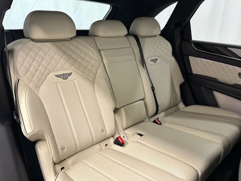 Used 2023 Bentley Bentayga AWD/4WD image 22