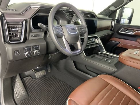 Used 2025 GMC Sierra 3500 Denali Ultimate image 35
