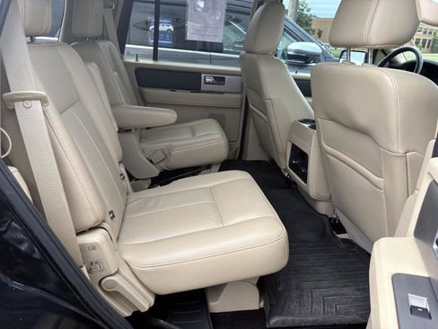 Used 2016 Ford Expedition XLT w/ Equipment Group 201A AWD/4WD image 16