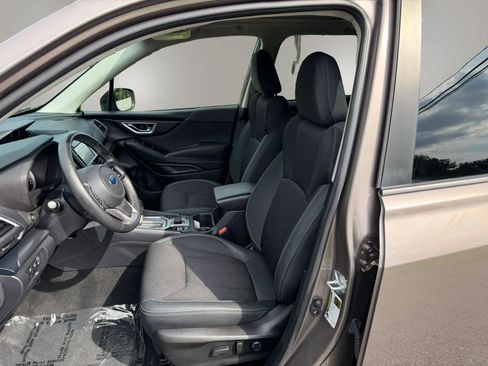 Used 2022 Subaru Forester Premium AWD/4WD image 2