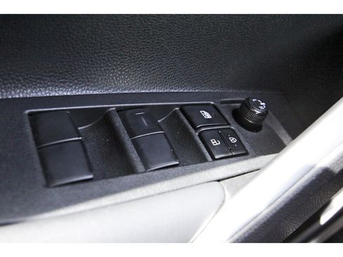 Used 2022 Toyota Corolla Cross L FWD image 22