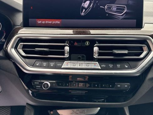 Used 2024 BMW X4 xDrive30i w/ Parking Assistance Package image 21