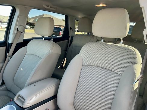 Used 2020 Dodge Journey SE image 38