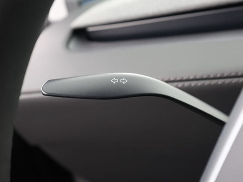 Used 2026 Tesla Model Y Long Range RWD image 43