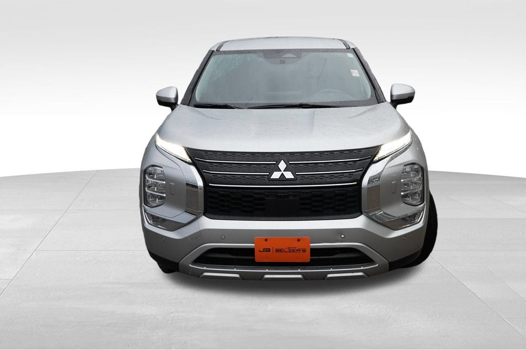 Used 2024 Mitsubishi Outlander SE AWD/4WD image 12
