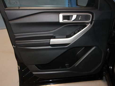 Used 2024 Ford Explorer XLT w/ Equipment Group 202A AWD/4WD image 5
