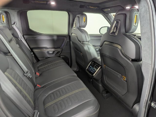 Used 2023 Rivian R1T Adventure Dual AWD/4WD image 21