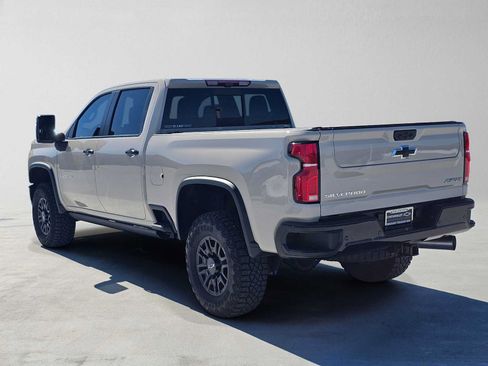 Used 2026 Chevrolet Silverado 2500 ZR2 AWD/4WD image 5